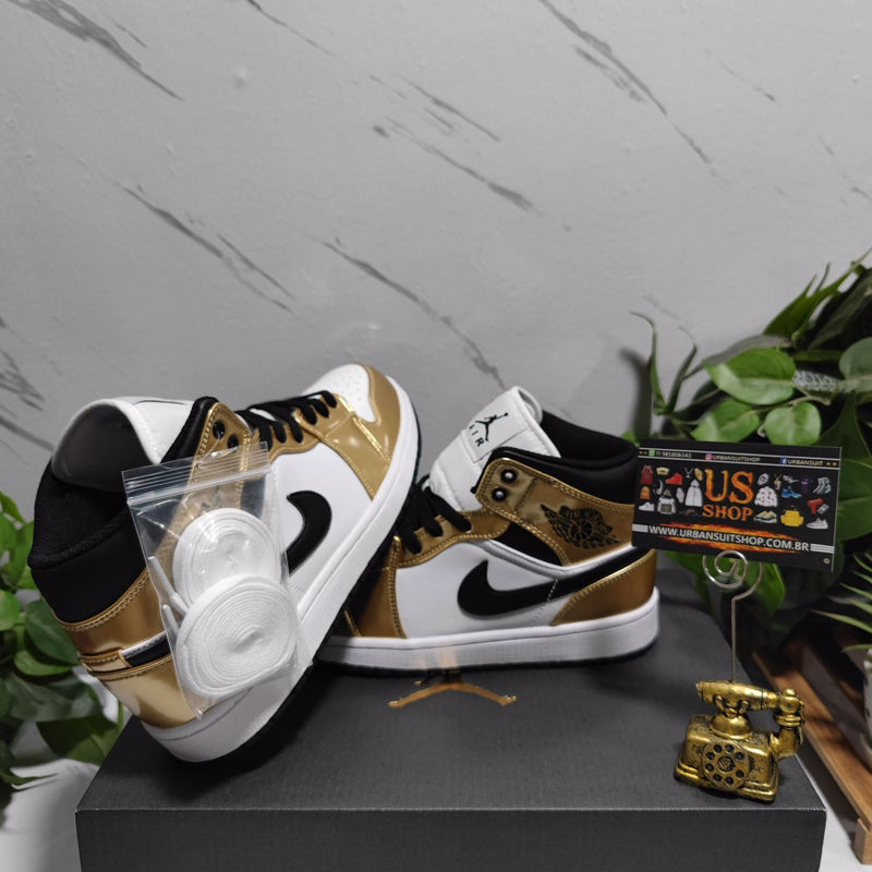 Air Jordan 1 Mid SE Metallic Gold