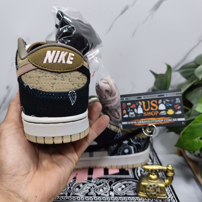 Nike SB Dunk Low Travis Scott