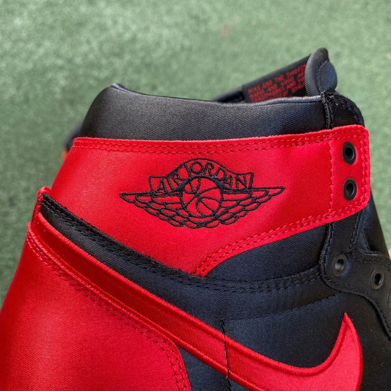 Air Jordan 1 Retro High Satin Bred