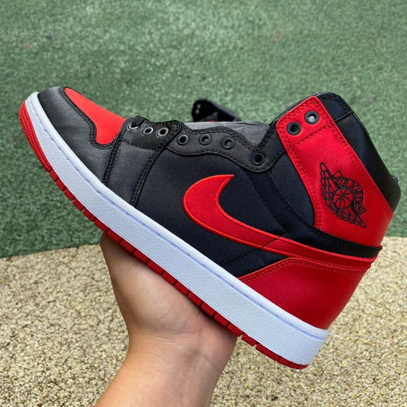 Air Jordan 1 Retro High Satin Bred