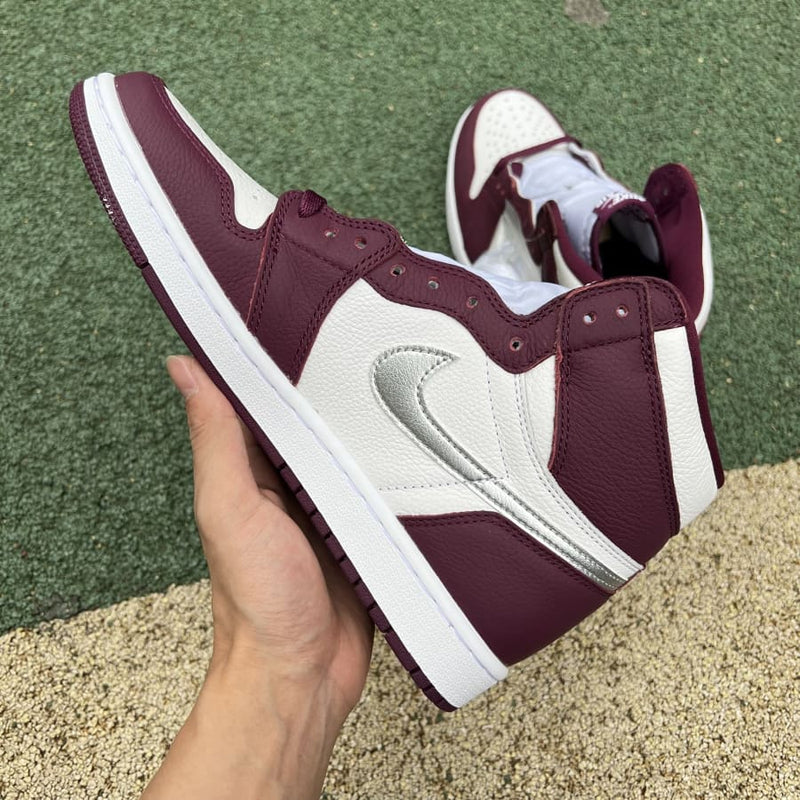 Air Jordan 1 Retro High Bordeaux