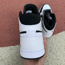 Air Jordan 1 Mid White Black "Tuxedo"