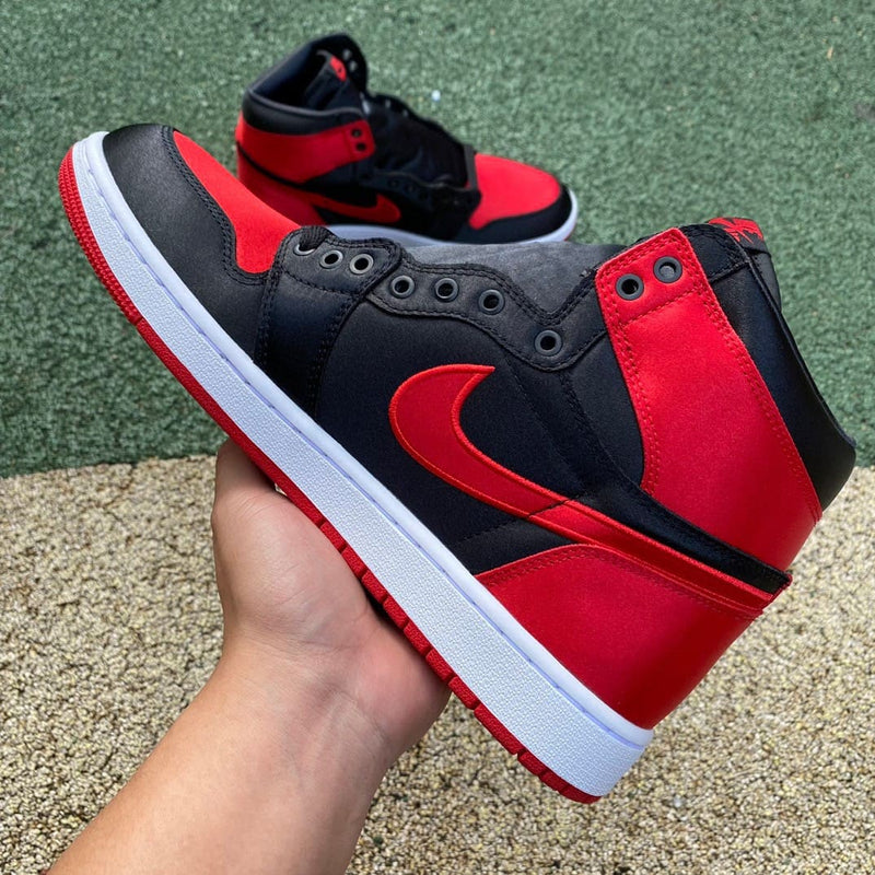 Air Jordan 1 Retro High Satin Bred