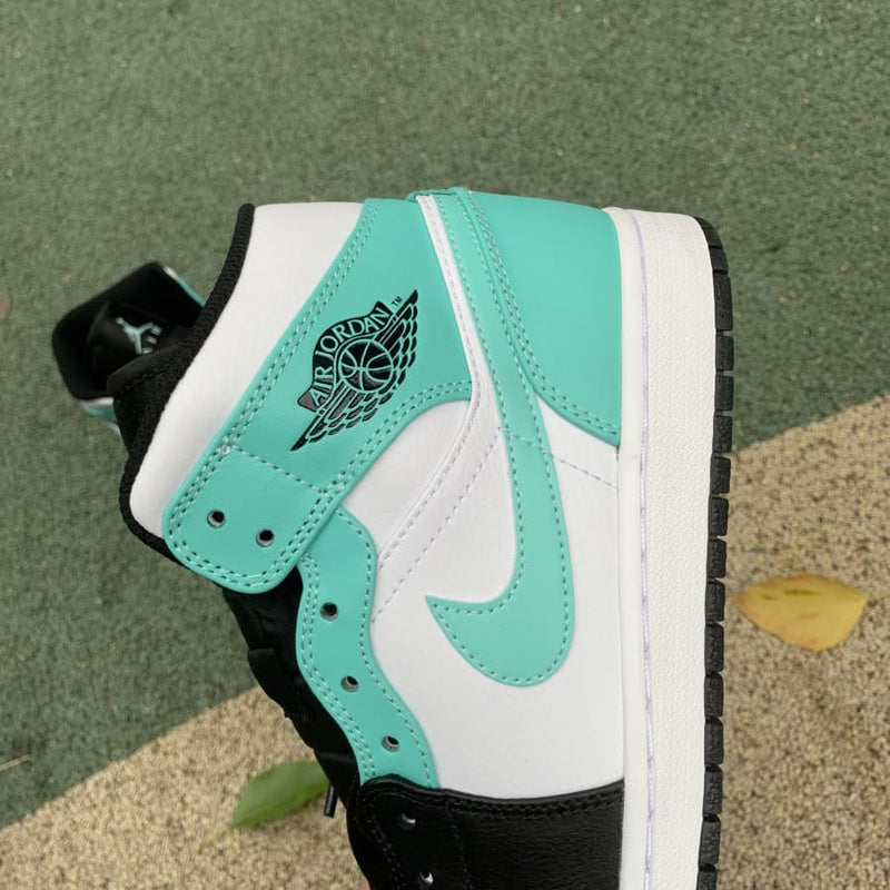 Air Jordan 1 Mid Tropical Twist "Igloo"